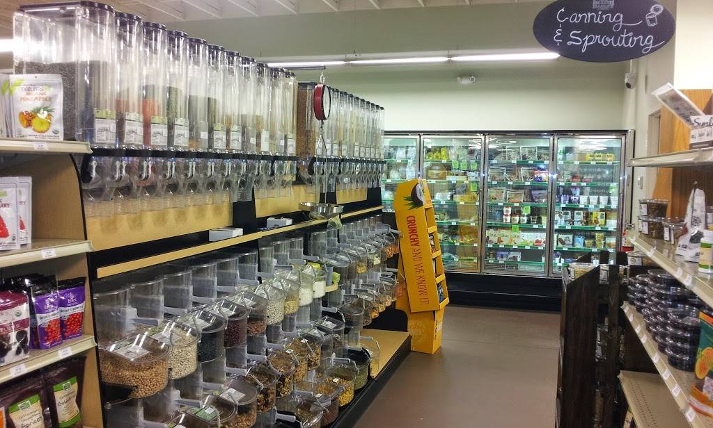 Health Basket | restaurant | 18040 US-441, Mt Dora, FL 32757, USA | 3527351166 OR +1 352-735-1166