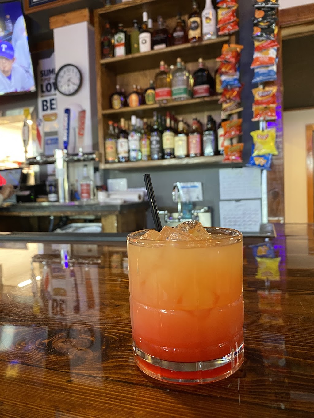 Maddogs Bar & Grill | restaurant | 17800 IL-72, Monroe Center, IL 61052, USA | 8153937086 OR +1 815-393-7086