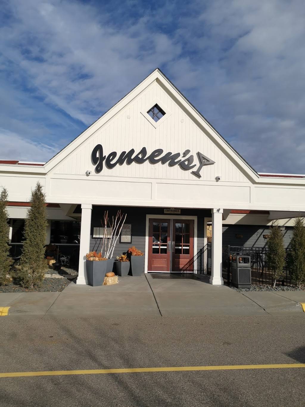 Jensens Food & Cocktails | restaurant | 3840 Rahn Rd, Eagan, MN 55122, USA | 6516887969 OR +1 651-688-7969
