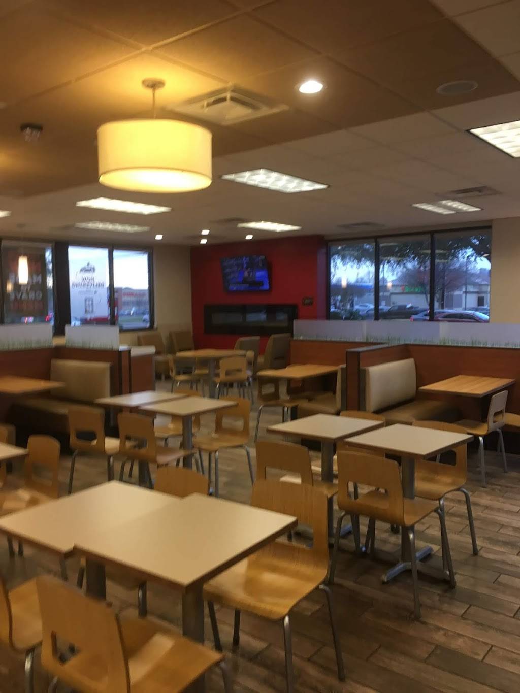Wendys | restaurant | 1908 E Hebron Pkwy, Carrollton, TX 75007, USA | 9723942905 OR +1 972-394-2905