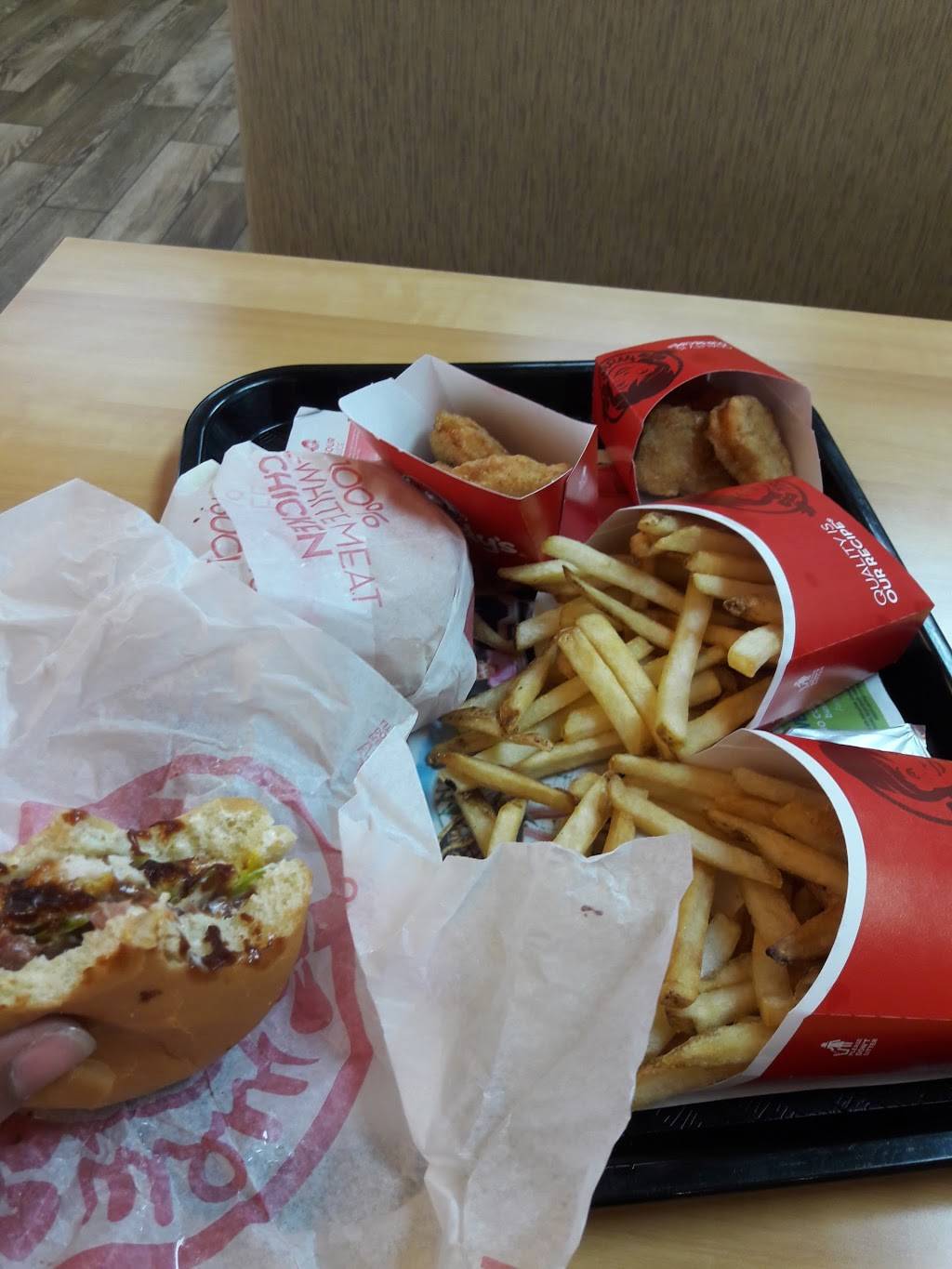 Wendys | restaurant | 7115 W McNab Rd, North Lauderdale, FL 33068, USA | 9547201100 OR +1 954-720-1100