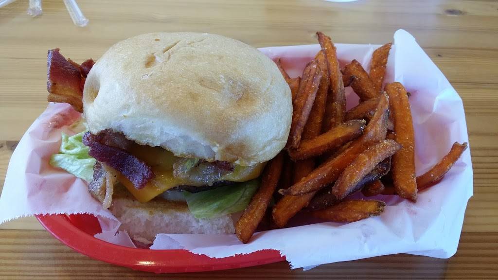 Phils Icehouse | restaurant | 2901 S Lamar Blvd, Austin, TX 78704, USA | 5127078704 OR +1 512-707-8704