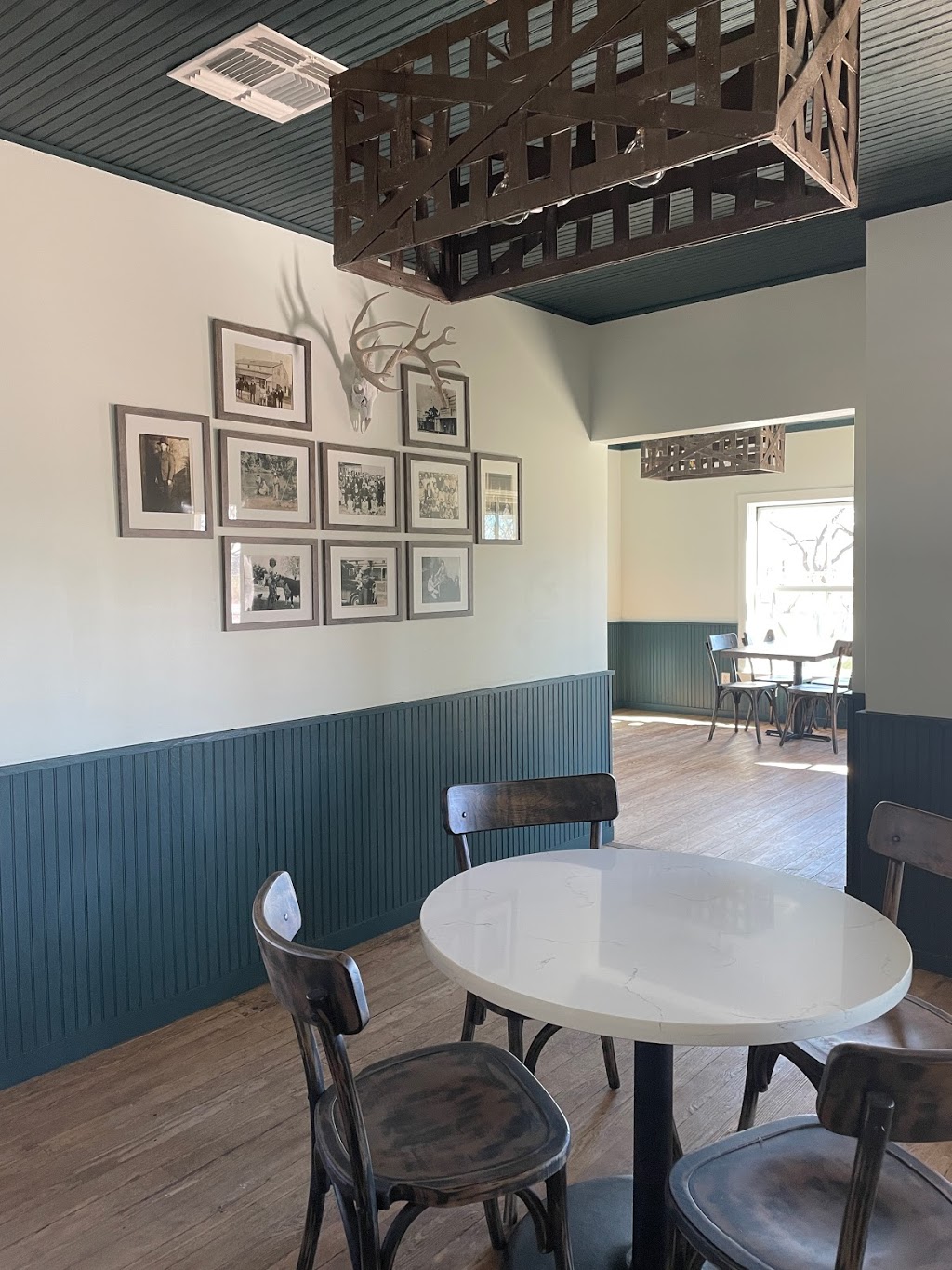 Mikes On the Loop | restaurant | 2732 Ranch Rd 1323, Willow City, TX 78675, USA | 5124666952 OR +1 512-466-6952