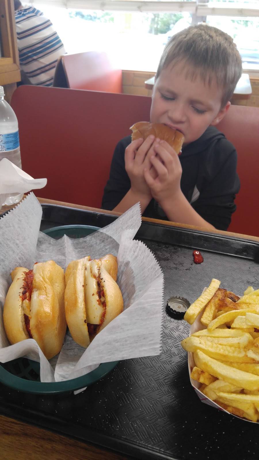 Collinsville Drive-In | restaurant | 2730 Delta Rd, Brogue, PA 17309, USA | 7179276410 OR +1 717-927-6410