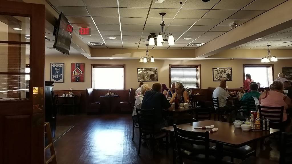 Dinos Diner | restaurant | 3027 E 10th St, Trenton, MO 64683, USA | 6603595566 OR +1 660-359-5566