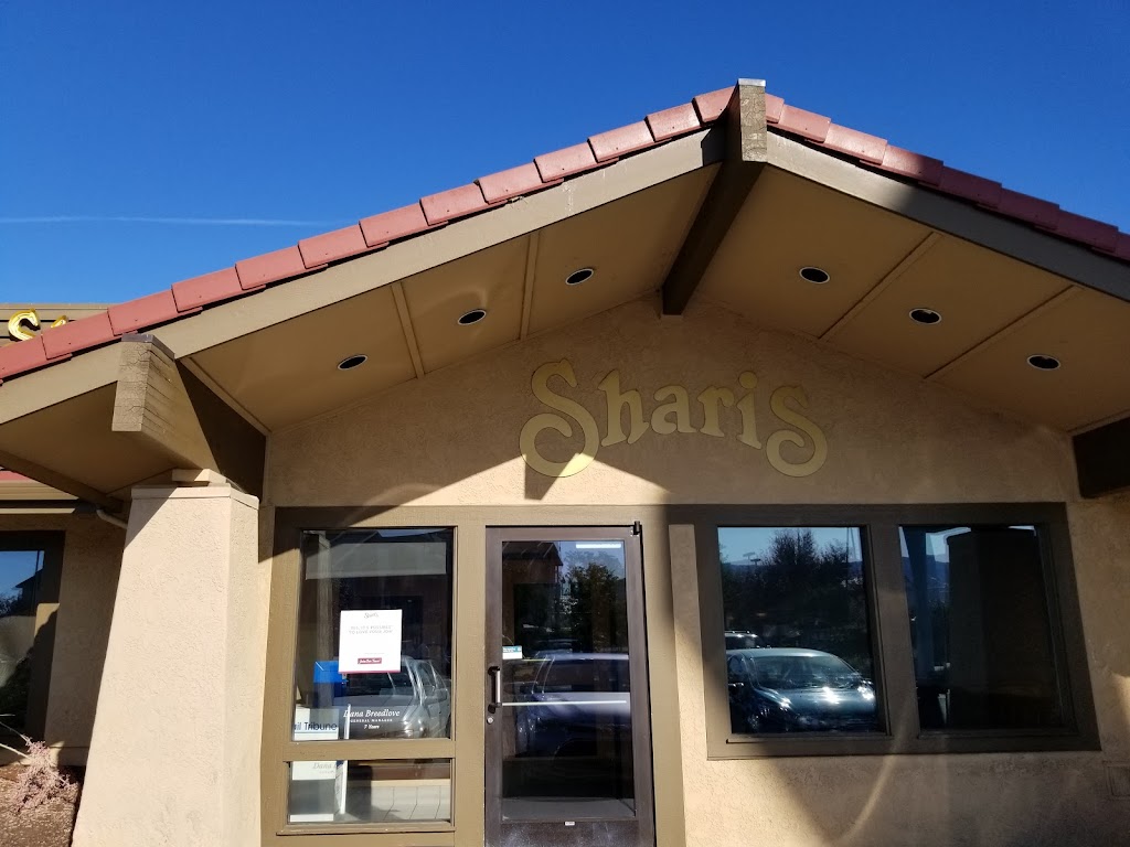 Sharis Cafe and Pies | bakery | 210 Peninger Rd, Central Point, OR 97502, USA | 5416657070 OR +1 541-665-7070