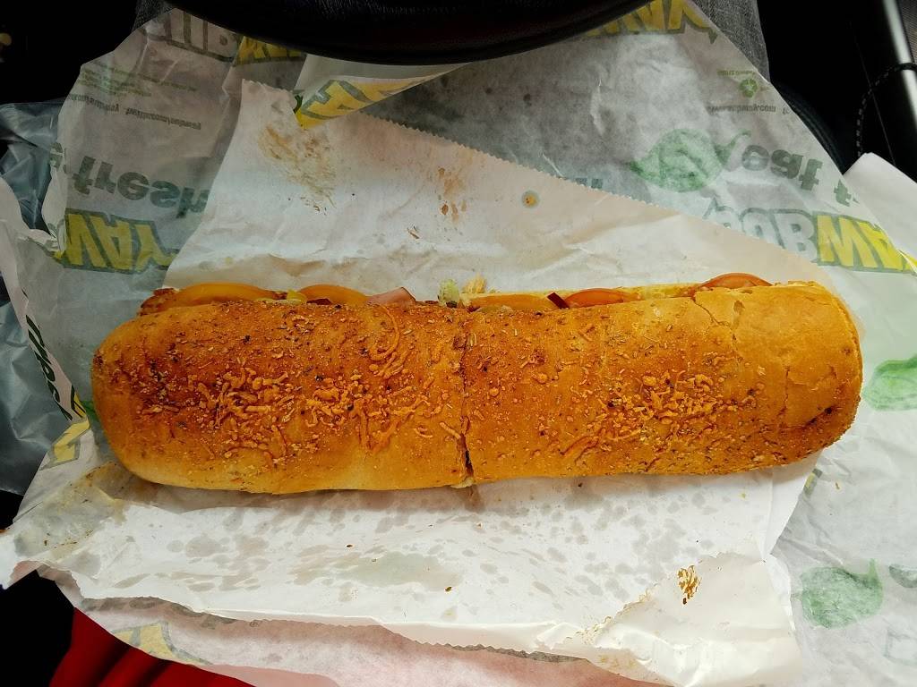 Subway | meal takeaway | 27325 Juban Rd, Denham Springs, LA 70726, USA | 2257914102 OR +1 225-791-4102