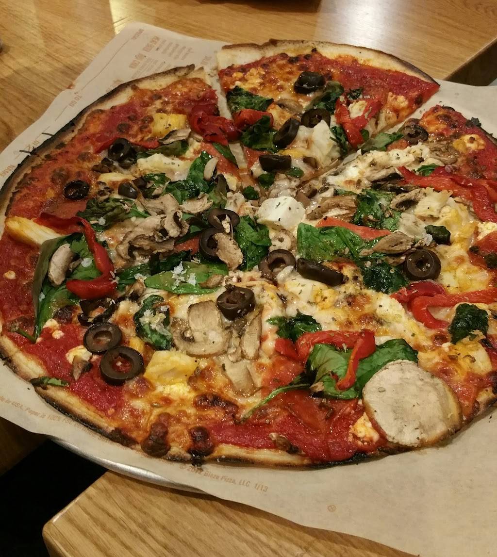 Blaze Pizza | meal takeaway | 32240 Temecula Pkwy, Temecula, CA 92592, USA | 9517893202 OR +1 951-789-3202