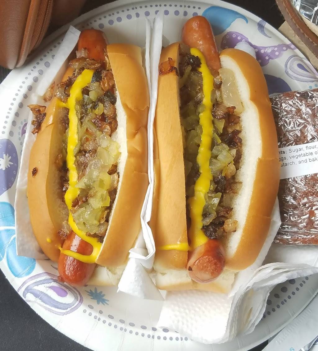Wasses Hot Dogs | restaurant | 2 N Main St, Rockland, ME 04841, USA | 2075944347 OR +1 207-594-4347