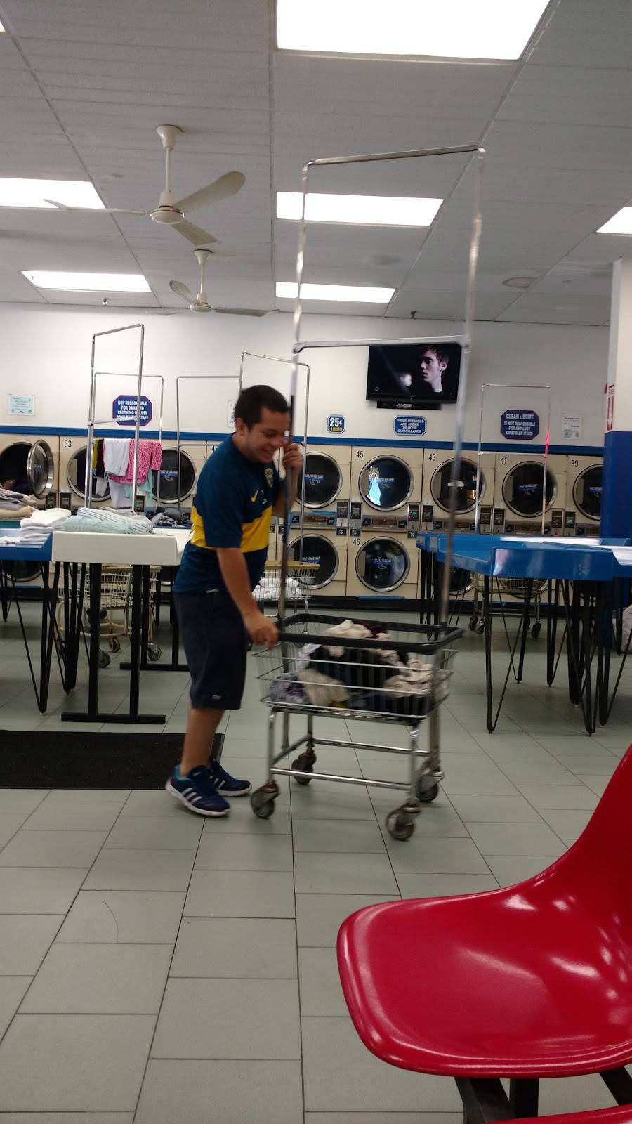 Tonys Pizzeria | restaurant | 1622 Ralph Ave, Brooklyn, NY 11236, USA | 7184449651 OR +1 718-444-9651