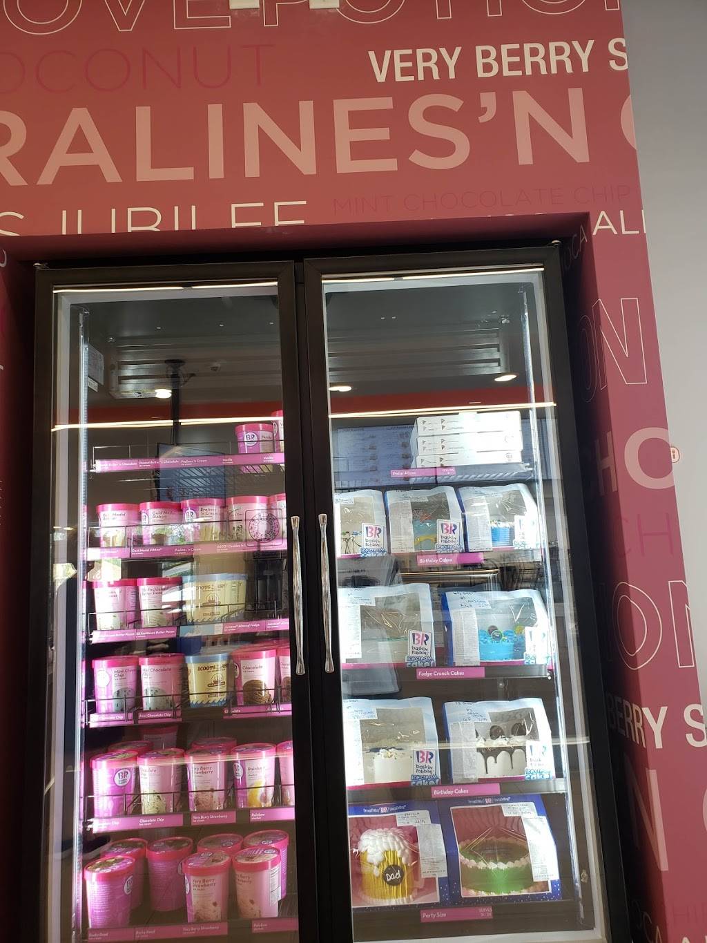 Dunkin Donuts Baskin Robbins | restaurant | 5602 Gulfport Blvd S, Gulfport, FL 33707, USA | 7273303685 OR +1 727-330-3685