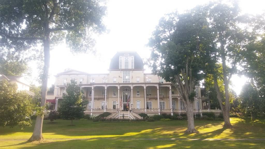 Heirloom Restaurant | restaurant | 3 S Lake Dr, Mayville, NY 14757, USA | 7163575005 OR +1 716-357-5005