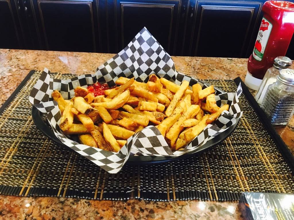 Jakes Boathouse | restaurant | 59 First Gulf Blvd, Brampton, ON L6W 4P9, Canada | 9054519695 OR +1 905-451-9695