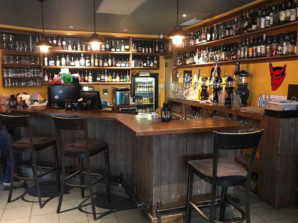 Bière-Ô-Loo | restaurant | 4920 Rue Foster, Waterloo, QC J0E 2N0, Canada | 4507344004 OR +1 450-734-4004