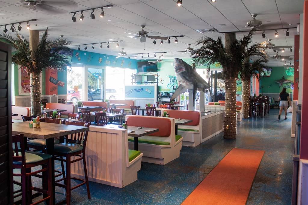 Mulligans Beach House | restaurant | 2551 N Ocean Ave, Riviera Beach, FL 33404, USA | 5616295442 OR +1 561-629-5442