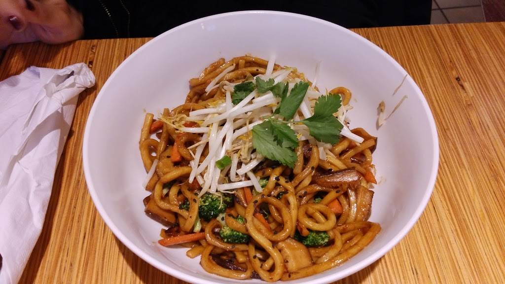 Noodles and Company | restaurant | 2000 N Clybourn Ave, Chicago, IL 60614, USA | 7738680990 OR +1 773-868-0990