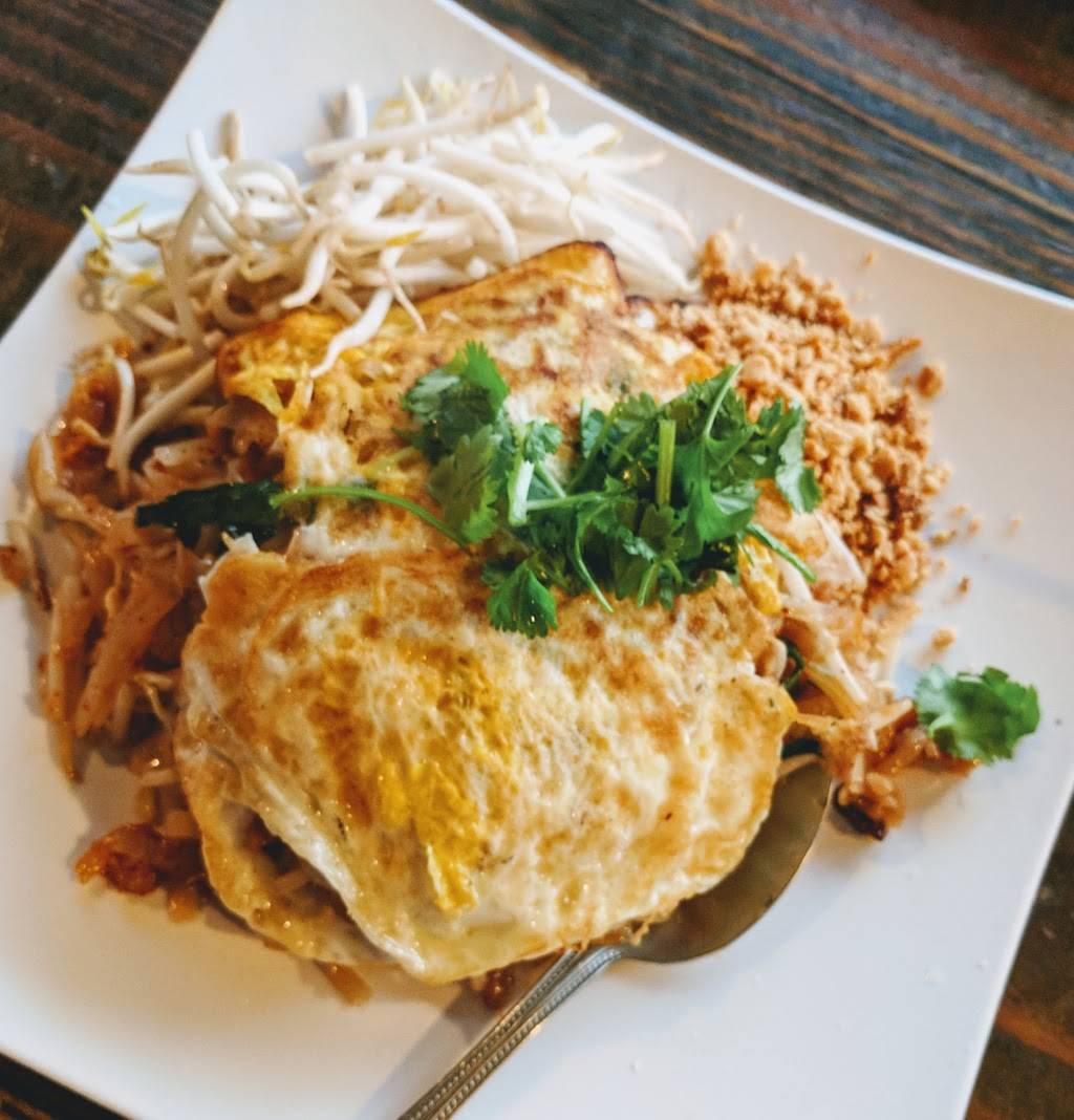 Pattaya Bay | restaurant | 1727 N Vermont Ave #105, Los Angeles, CA 90027, USA | 3236660880 OR +1 323-666-0880