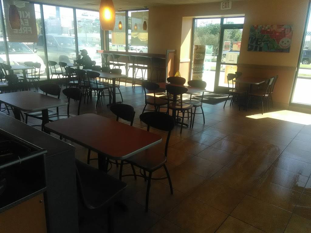 Jack in the Box | restaurant | 3601 N Main St, Baytown, TX 77521, USA | 2818371046 OR +1 281-837-1046