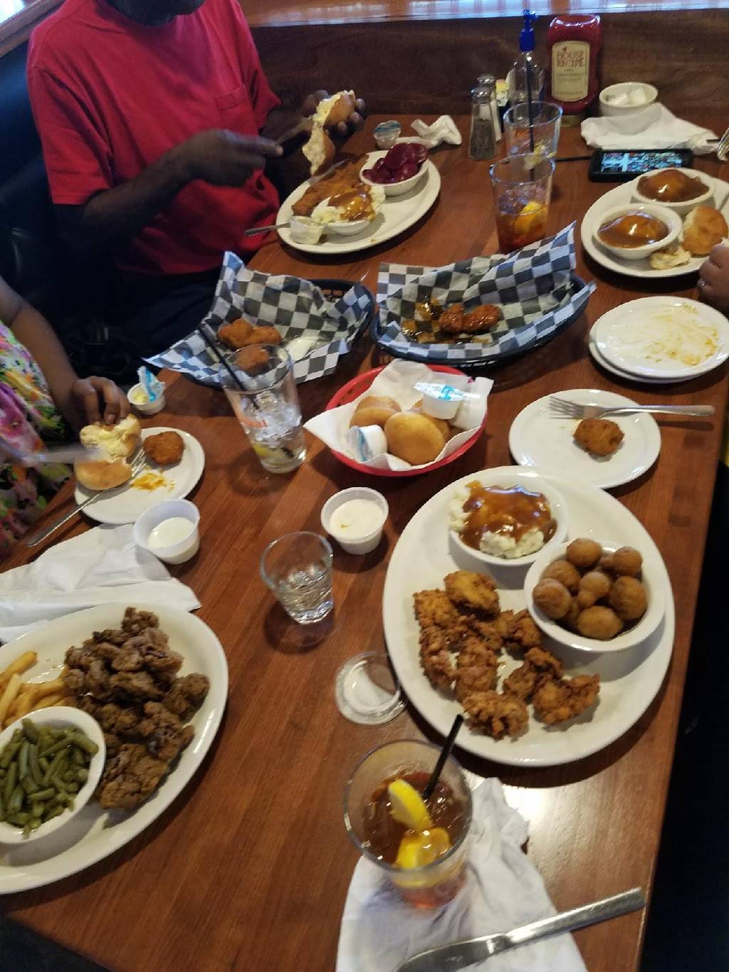 The Colonial Restaurant | restaurant | 8790 Wards Rd, Rustburg, VA 24588, USA | 4348212511 OR +1 434-821-2511