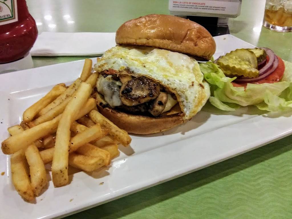 Village Inn | restaurant | 10155 Bay Pines Blvd, St. Petersburg, FL 33708, USA | 7273175700 OR +1 727-317-5700