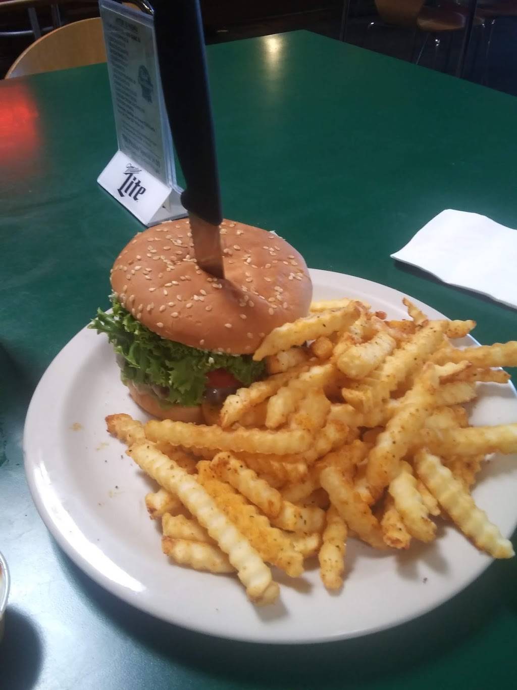 Grand Avenue Ale House | restaurant | 113 Grand Ave, Bellingham, WA 98225, USA | 3606713080 OR +1 360-671-3080