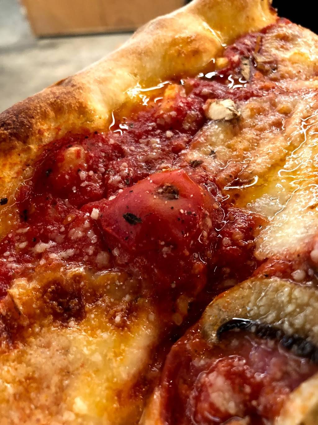 Di Fara Pizza | restaurant | 103 N 3rd St, Brooklyn, NY 11249, USA | 9292949464 OR +1 929-294-9464