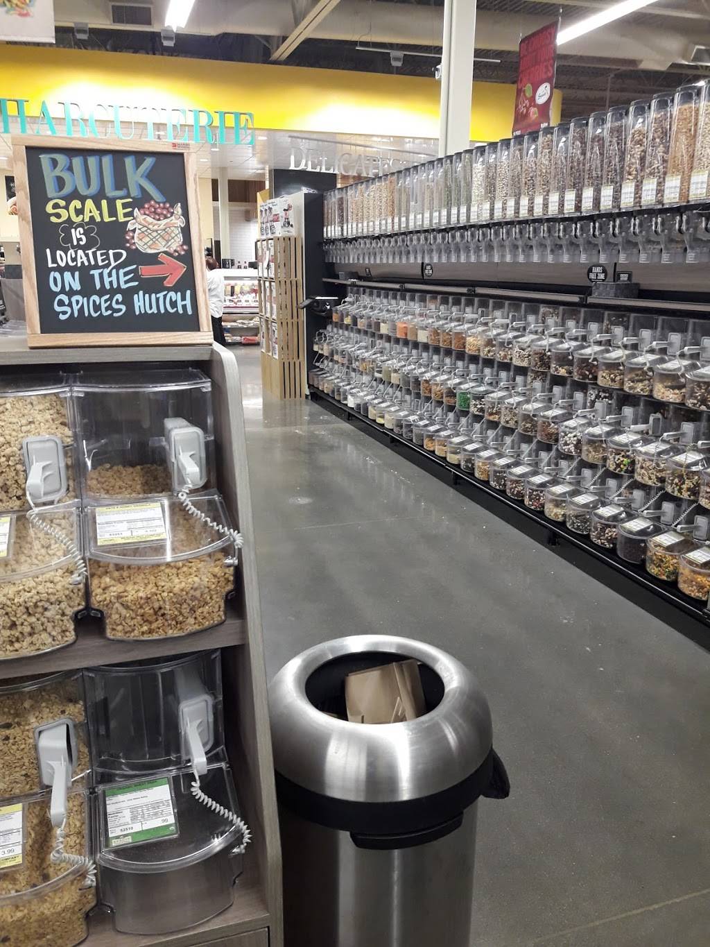 Hy-Vee Market Grille Express | restaurant | 3505 Bottineau Blvd, Robbinsdale, MN 55422, USA | 6122877200 OR +1 612-287-7200