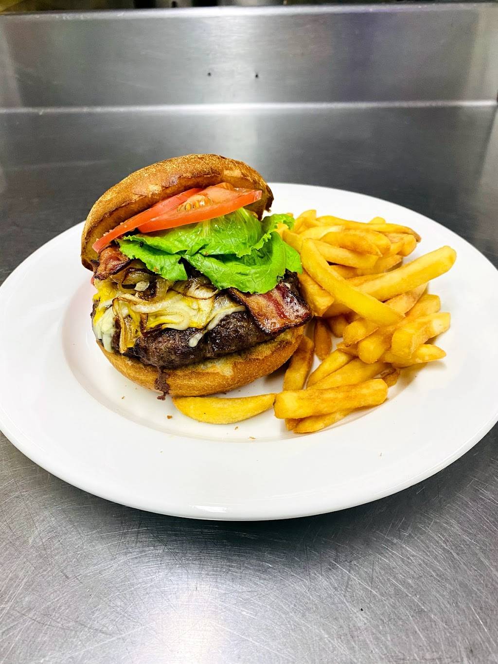 Latin Escape Bar & Restaurant | night club | 501 Boston Post Rd, Orange, CT 06477, USA | 2032984101 OR +1 203-298-4101