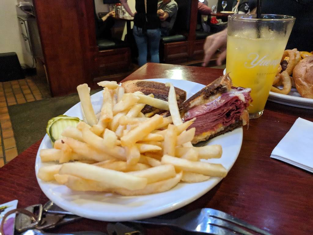 John Brewers Tavern | restaurant | 7 Highland Ave, Malden, MA 02148, USA | 7813248800 OR +1 781-324-8800