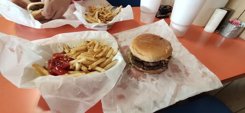 Dairy Bar | restaurant | 221 E Commerce St, Crowell, TX 79227, USA | 9406841961 OR +1 940-684-1961