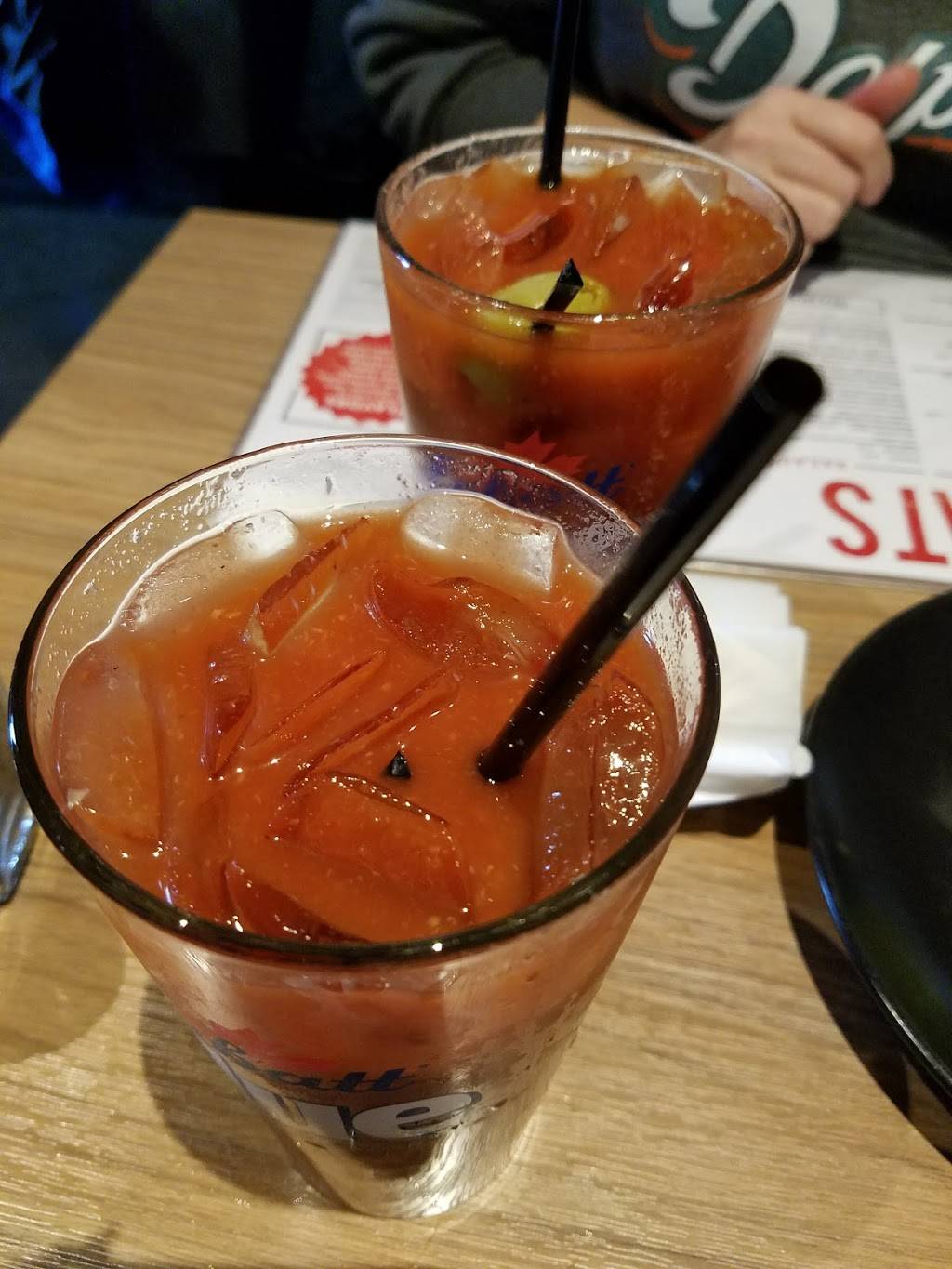 Juniors Bar and Grill | restaurant | 48 N Greenbush Rd, Troy, NY 12180, USA | 5182443535 OR +1 518-244-3535