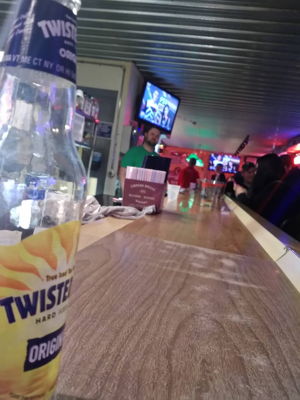 M & J Bar & Pizza | restaurant | 1117 W 2nd Ave, Brodhead, WI 53520, USA | 6088972345 OR +1 608-897-2345