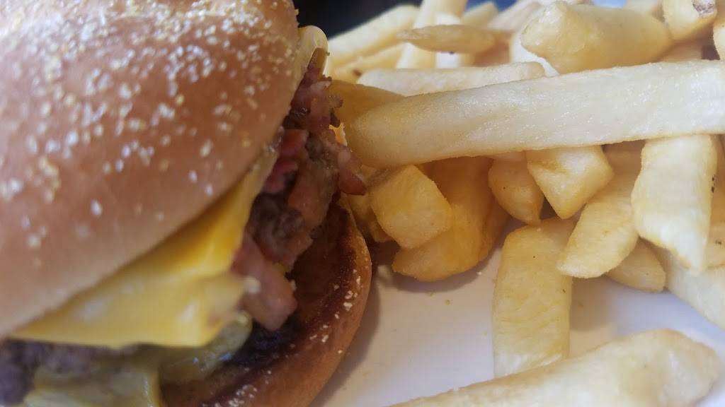 Pipers Grill & Brew | restaurant | 7990 N Alger Rd, Alma, MI 48801, USA | 9892859108 OR +1 989-285-9108