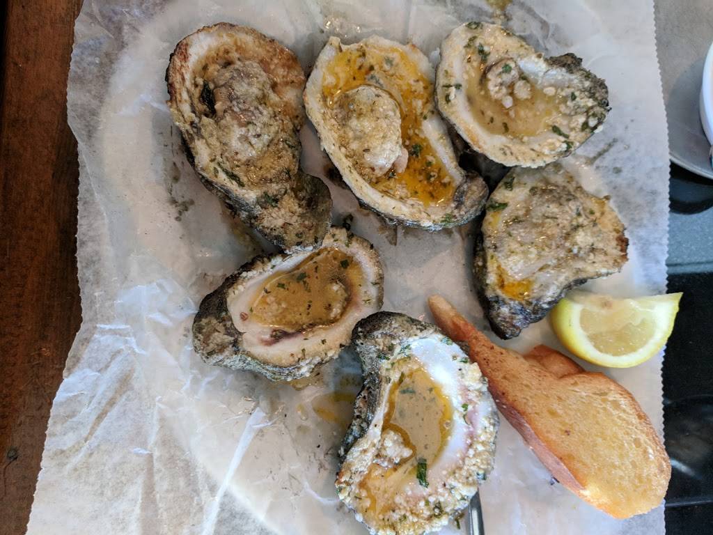 The Full Moon Oyster Bar-Morrisville | restaurant | 1600 Village Market Place, Morrisville, NC 27560, USA | 9193789524 OR +1 919-378-9524