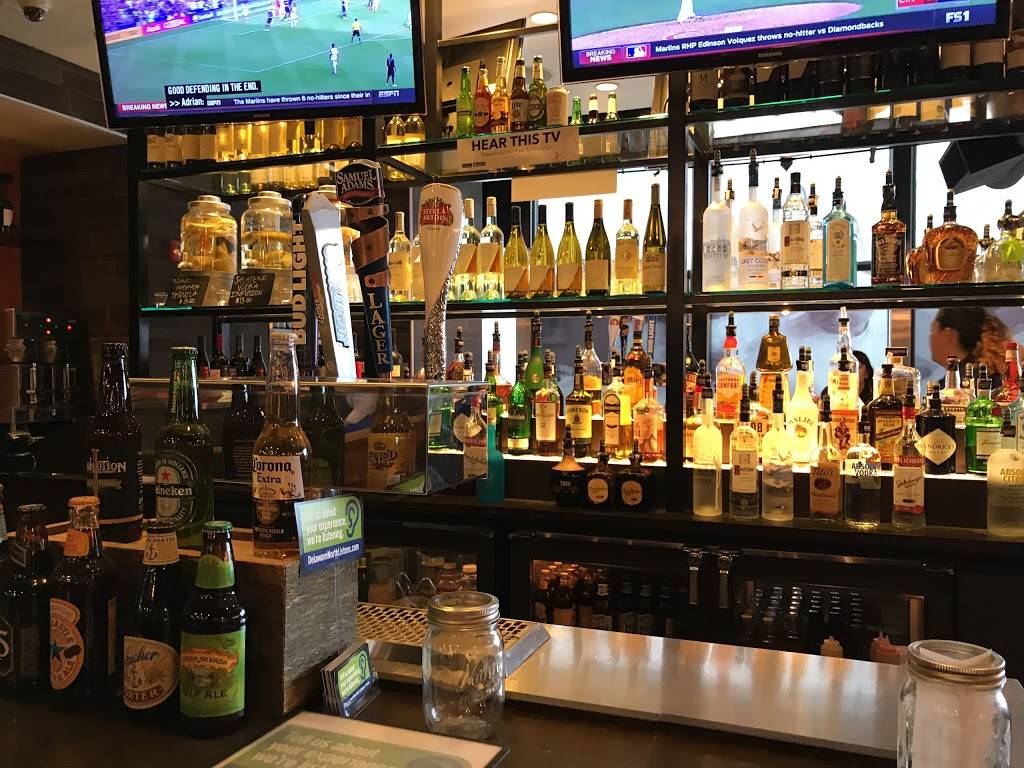 Wolfgang Puck Express | restaurant | Los Angeles International Airport (LAX), Terminal 7, 1 World Way, Los Angeles, CA 90045, USA | 3103371001 OR +1 310-337-1001