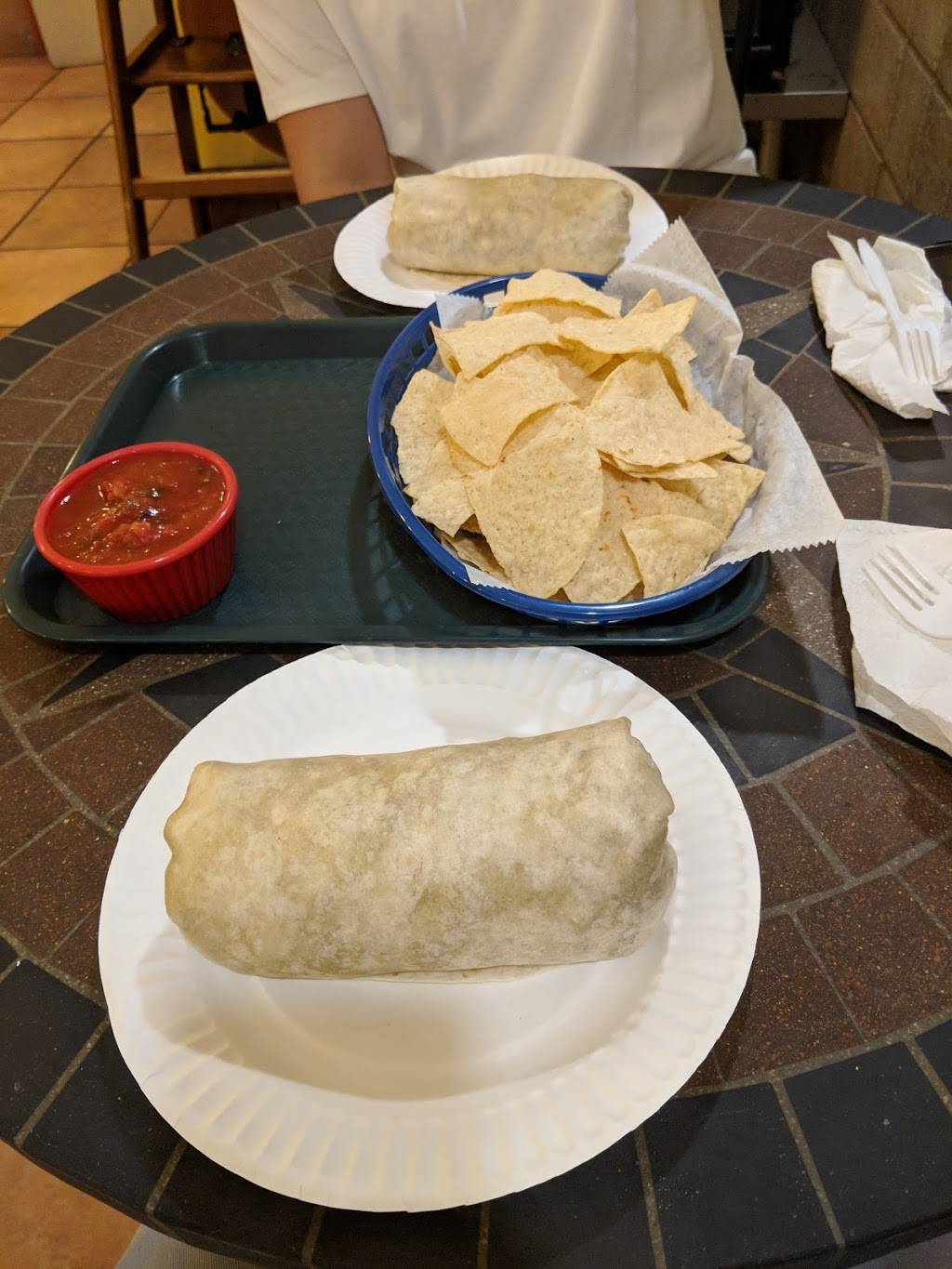 The Whole Enchilada | restaurant | 381 Boston Post Rd, Guilford, CT 06437, USA | 2034532300 OR +1 203-453-2300