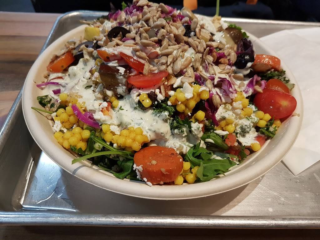 Mezeh Mediterranean Grill | restaurant | 144 National Plaza, Oxon Hill, MD 20745, USA | 3017537961 OR +1 301-753-7961