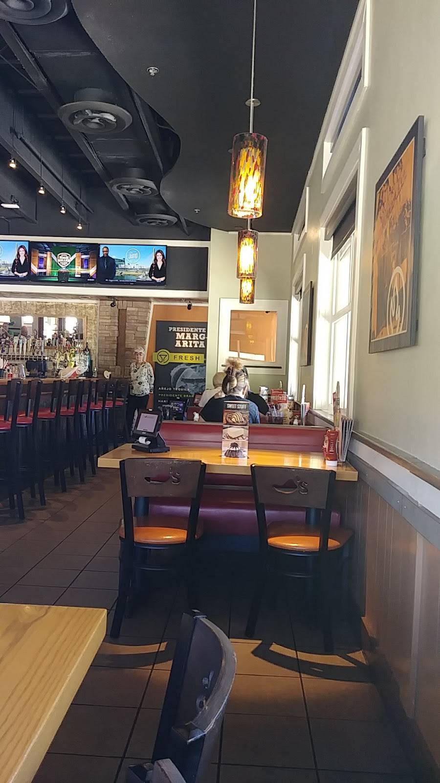 Chilis Grill & Bar | restaurant | 11065 N Oracle Rd, Oro Valley, AZ 85737, USA | 5202195479 OR +1 520-219-5479