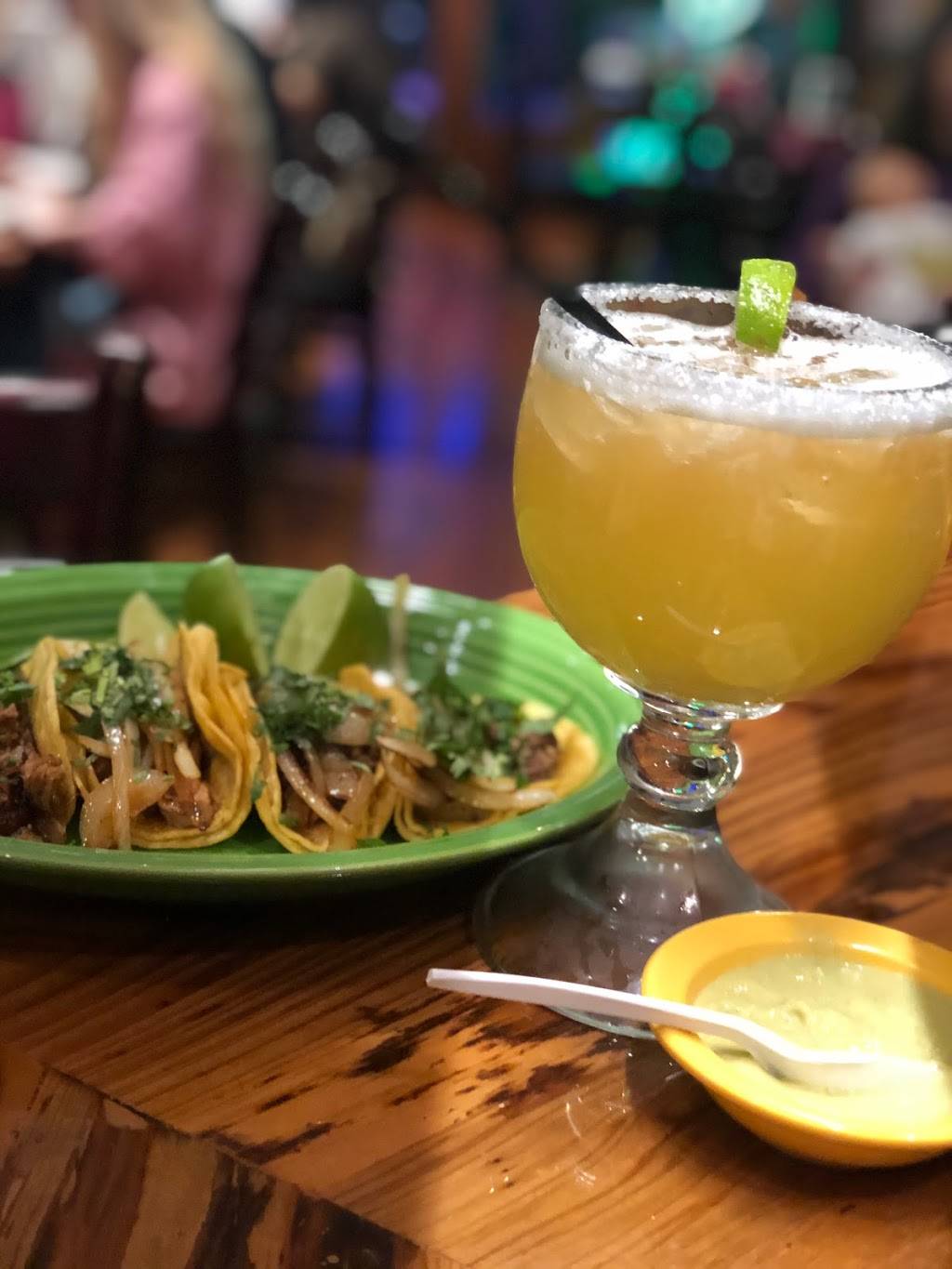 Chilangos Bar & Grill | restaurant | 1506 S Carrollton Ave, New Orleans, LA 70118, USA | 5047669949 OR +1 504-766-9949