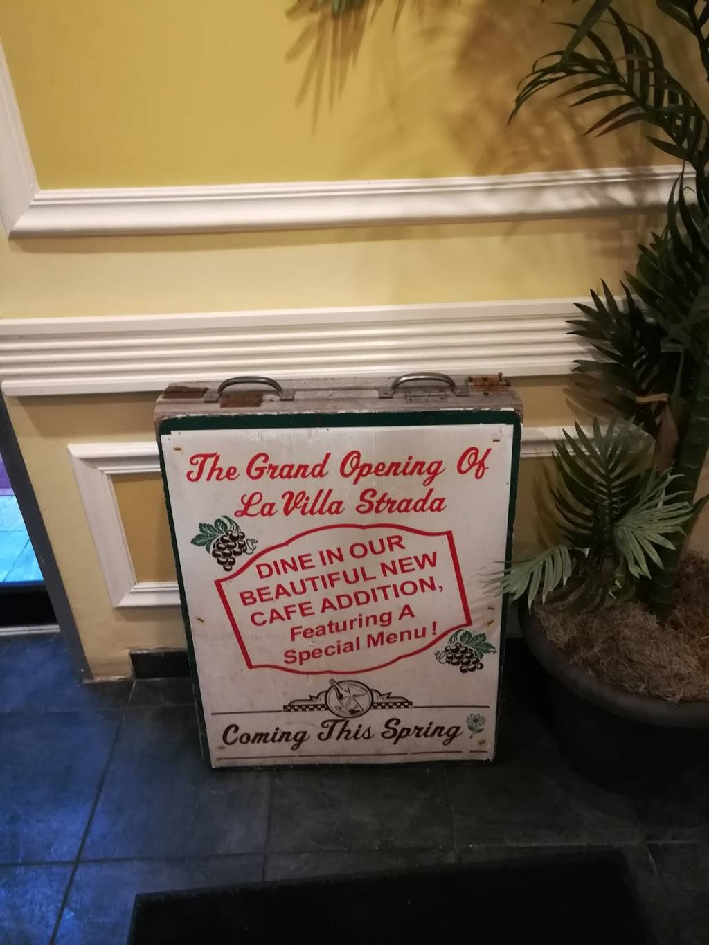 La Villa Restaurant | restaurant | 3638 N Pulaski Rd, Chicago, IL 60641, USA | 7732837980 OR +1 773-283-7980