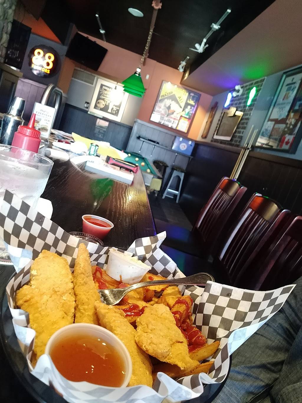 Wingporium | Leaside Sports Bar | restaurant | 856 Eglinton Ave E, East York, ON M4G 2L1, Canada | 6473521000 OR +1 647-352-1000