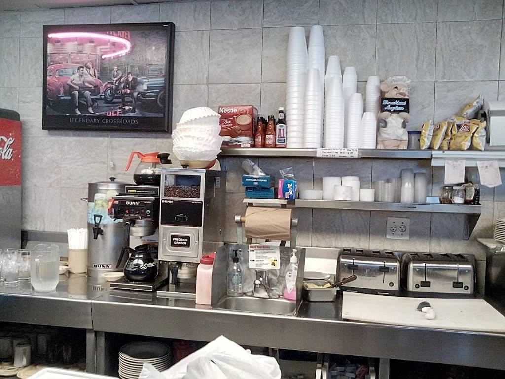 Martins Ham & Cornbeef | restaurant | 24564 Van Dyke Ave, Center Line, MI 48015, USA | 5867572500 OR +1 586-757-2500