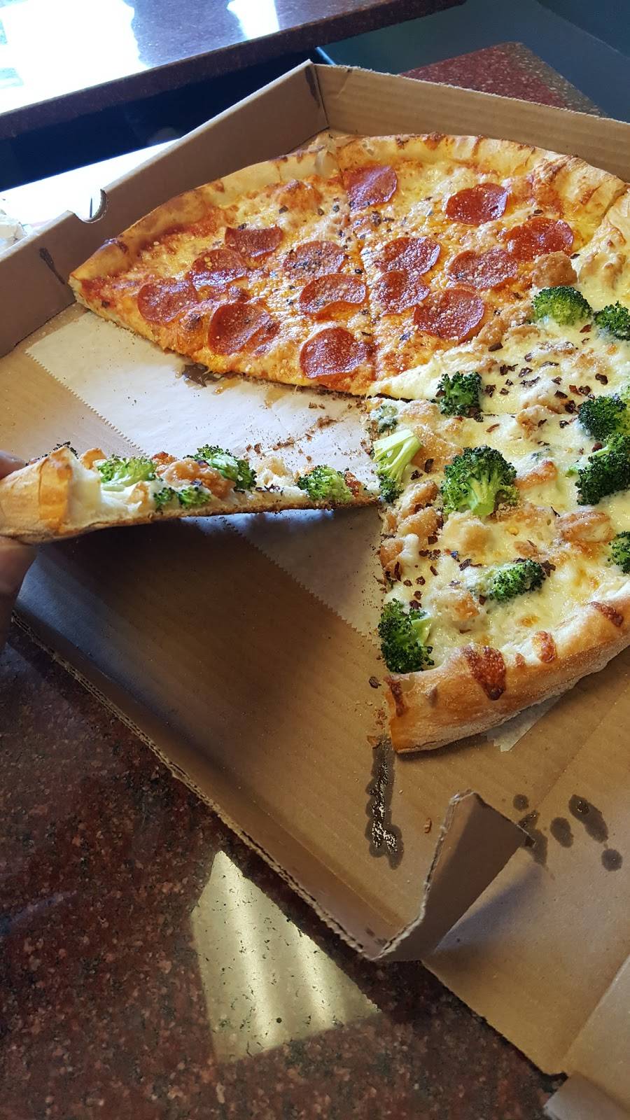 Sabatinos Italian Kitchen | restaurant | 6105, 1443 Commonwealth Avenue, Brighton, MA 02135, USA | 6179256363 OR +1 617-925-6363