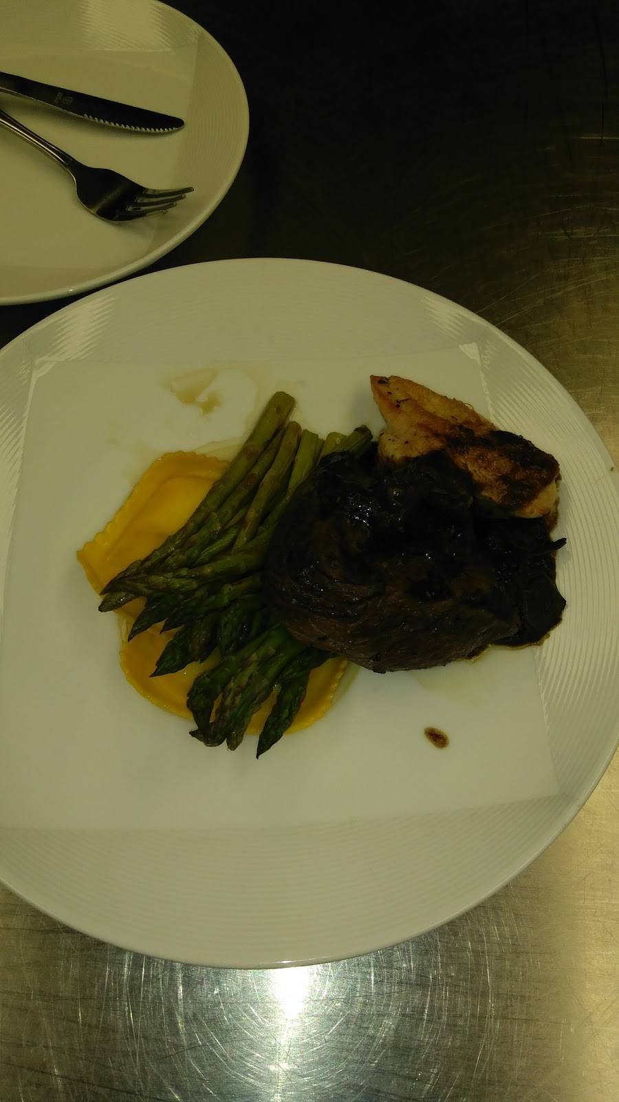 Bistro 2110 At the Blackwell | restaurant | 2110 Tuttle Park Pl, Columbus, OH 43210, USA | 6142472110 OR +1 614-247-2110