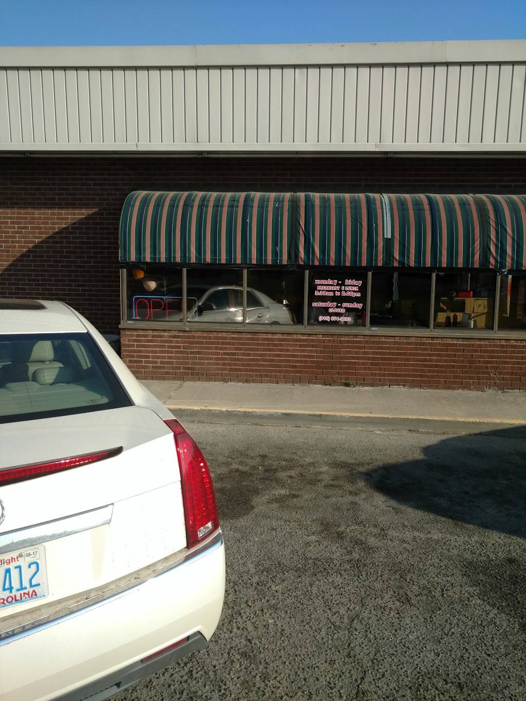 Tinas Country Kitchen | restaurant | 861 NC-211, Candor, NC 27229, USA | 9109749693 OR +1 910-974-9693