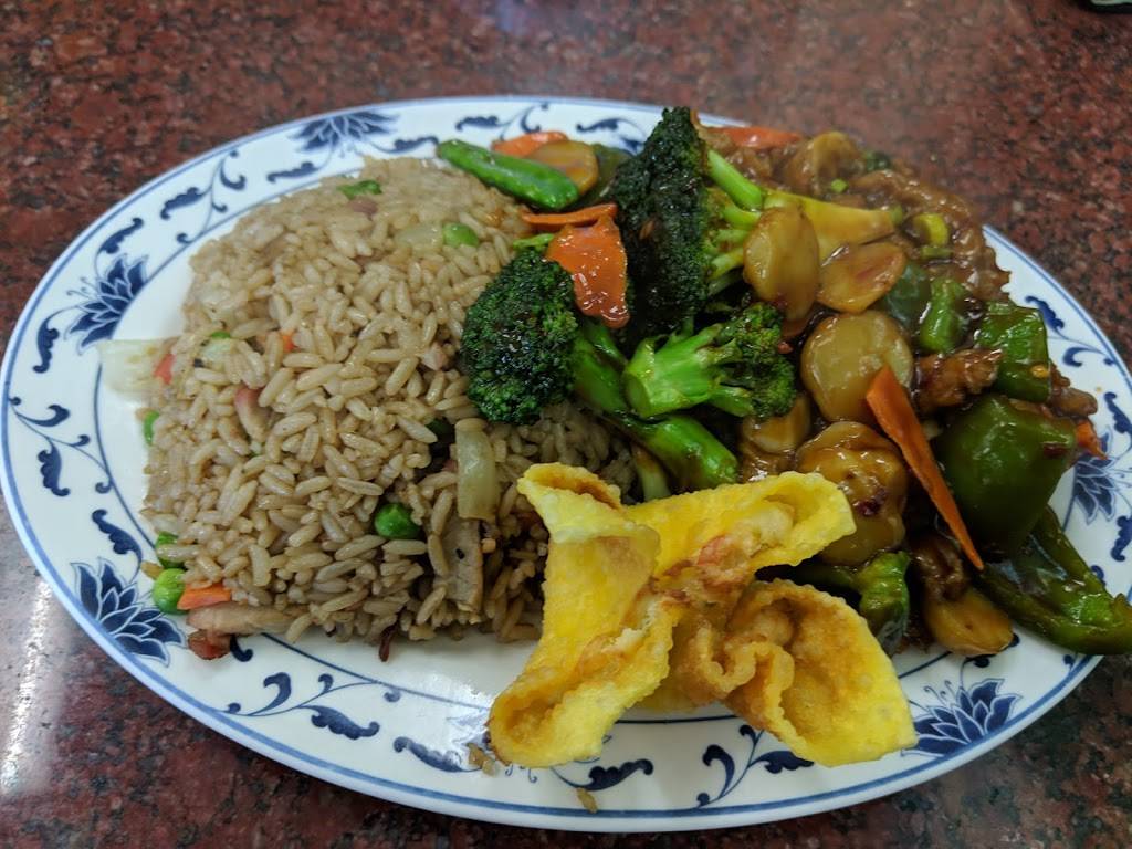 Kings Wok Hartland Inc | restaurant | 521 Cottonwood Ave, Hartland, WI 53029, USA | 2623676388 OR +1 262-367-6388