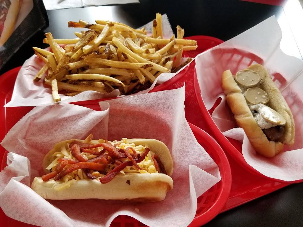 Hot"G"Dog | restaurant | 5009 N Clark St, Chicago, IL 60640, USA | 7732093360 OR +1 773-209-3360