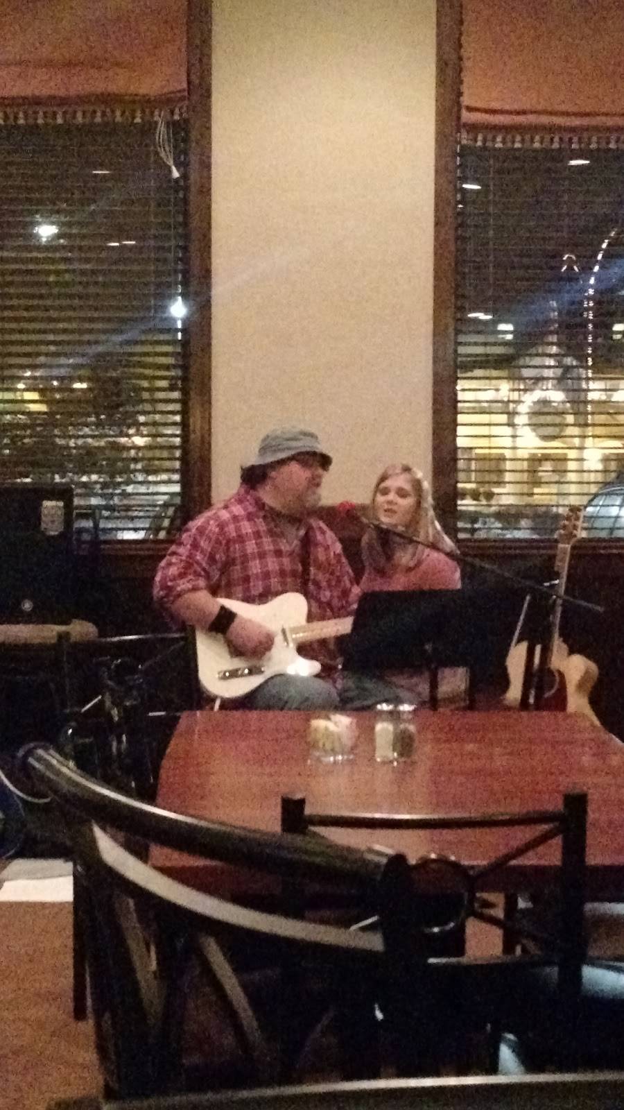 Milanos Italian Restaurant | restaurant | 4327 Boonsboro Rd, Lynchburg, VA 24503, USA | 4343843400 OR +1 434-384-3400