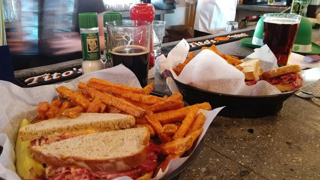 The Crossings Restaurant & Brew Pub | restaurant | 45 S Main St, Putnam, CT 06260, USA | 8609283663 OR +1 860-928-3663