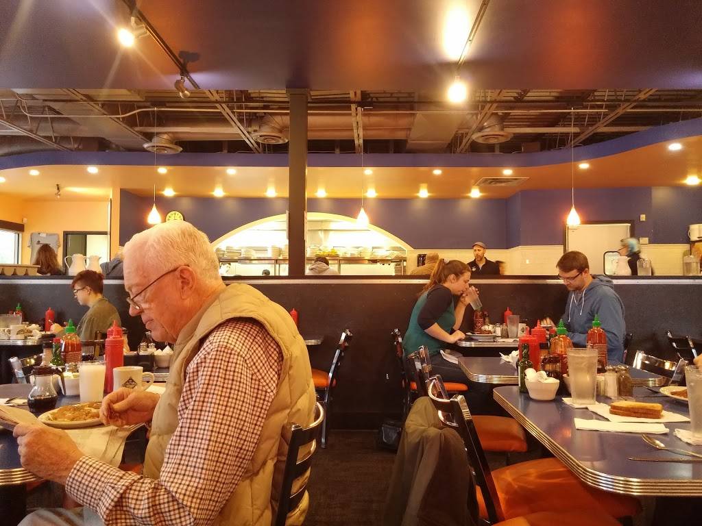 Uptown Diner | restaurant | 2548 Hennepin Ave, Minneapolis, MN 55405, USA | 6128740481 OR +1 612-874-0481